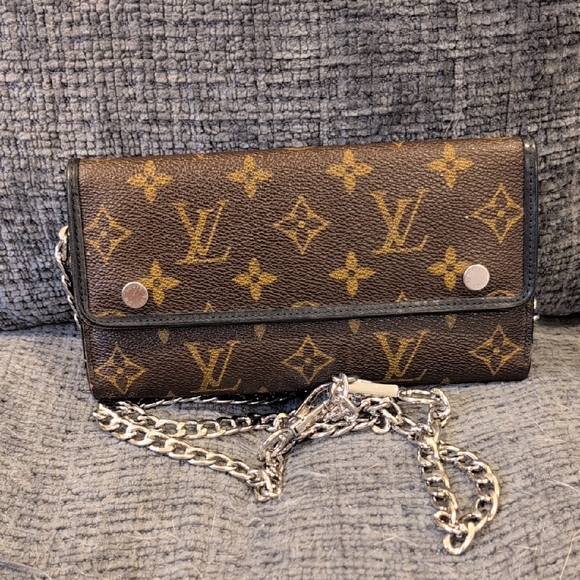 Louis Vuitton Monogram Wallet with Chain - Picture 1 of 6